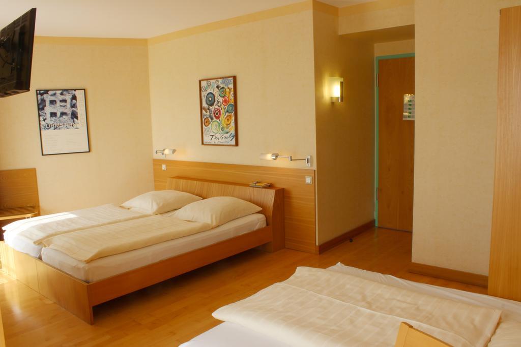 An der Persiluhr Stadt-gut-Hotel Lünen Zimmer foto