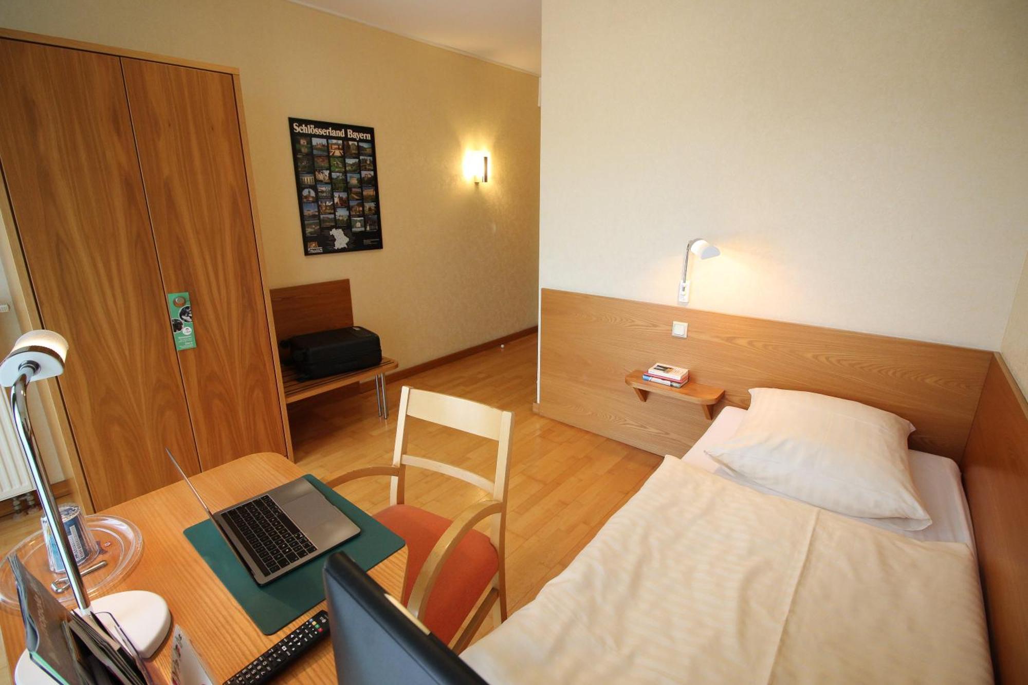 An der Persiluhr Stadt-gut-Hotel Lünen Exterior foto